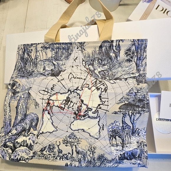 ❌️SOLD❌️ Platinum Loyalty Welcome Gift Around the World - Picture 5 of 9